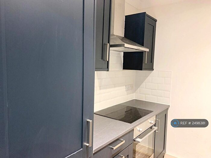 1 Bedroom Flat To Rent In Cuxton Road, Rochester, ME2