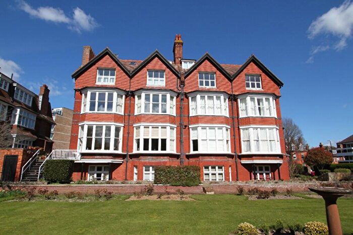 3 Bedroom Apartment For Sale In Blackwater Road, Meads, Eastbourne, BN20