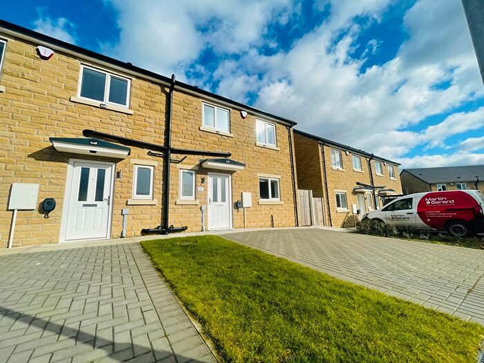 3 Bedroom Property To Rent In Saddle Close, Eccleshill, Bradford, BD2