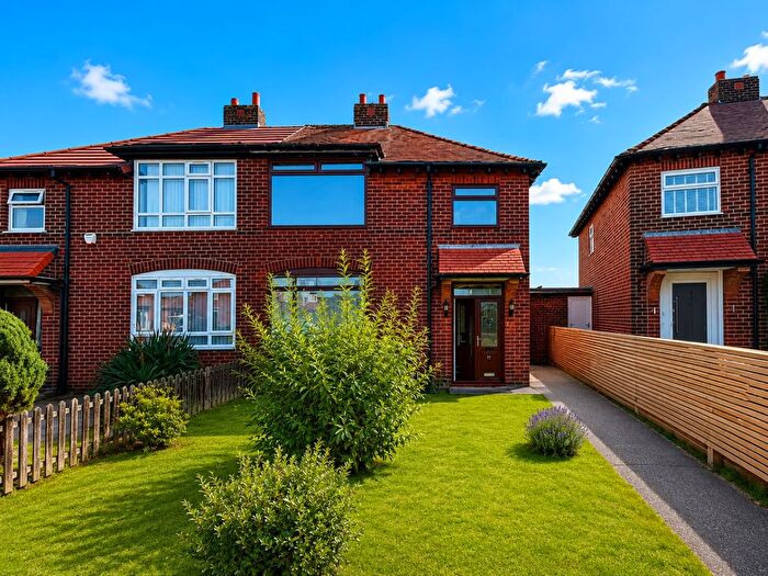 3 Bedroom Semi-Detached House For Sale In Grantham Close, Southport, Merseyside, PR8