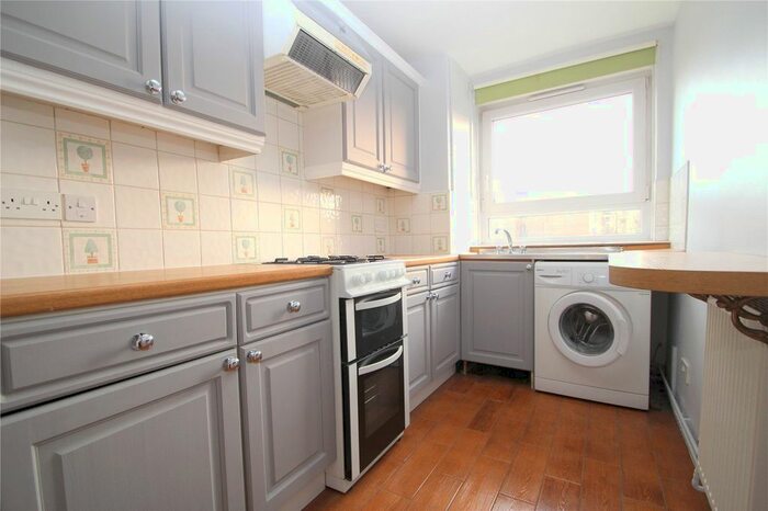 1 Bedroom Flat To Rent In Elvet Avenue, Romford RM2