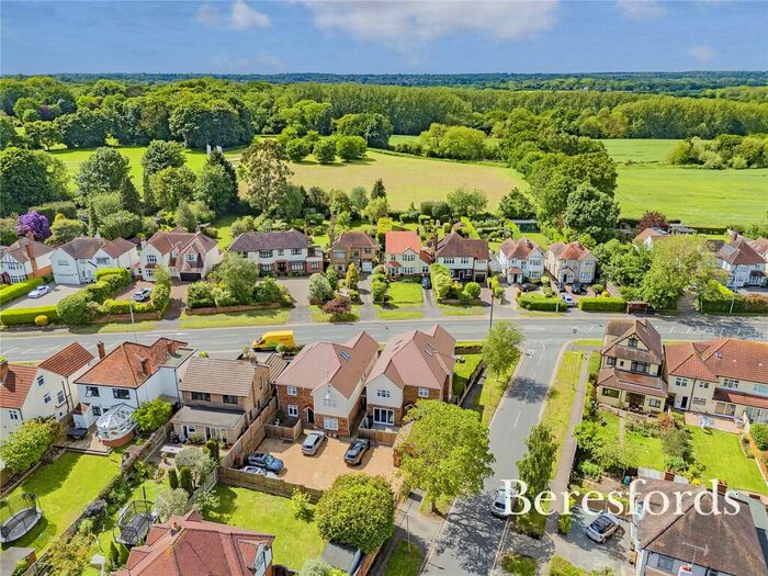 3 Bedroom Apartment For Sale In Chelmsford Road, Shenfield, CM15