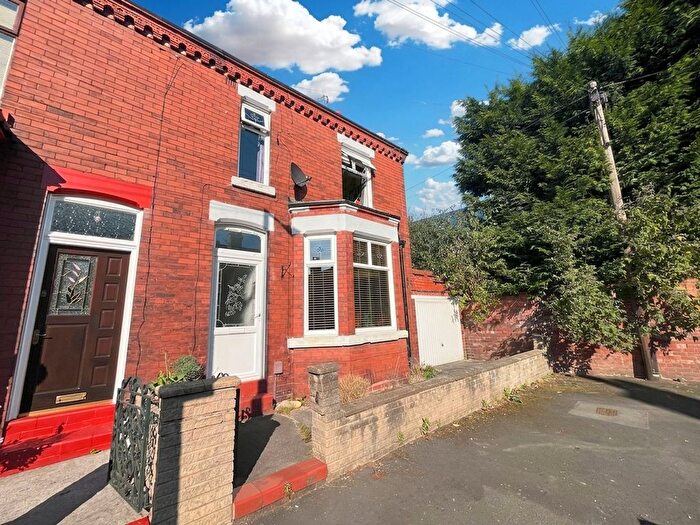 3 Bedroom Semi-Detached House For Sale In Clwyd Avenue, Stockport, SK3