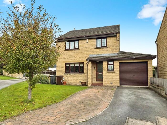 4 Bedroom Detached House For Sale In Wellands Green, Cleckheaton, BD19