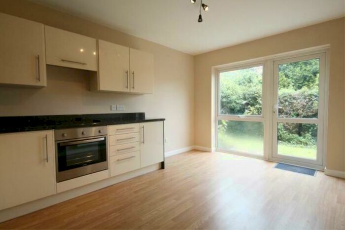 1 Bedroom Flat To Rent In Constitution Hill, Woking, Surrey, GU22