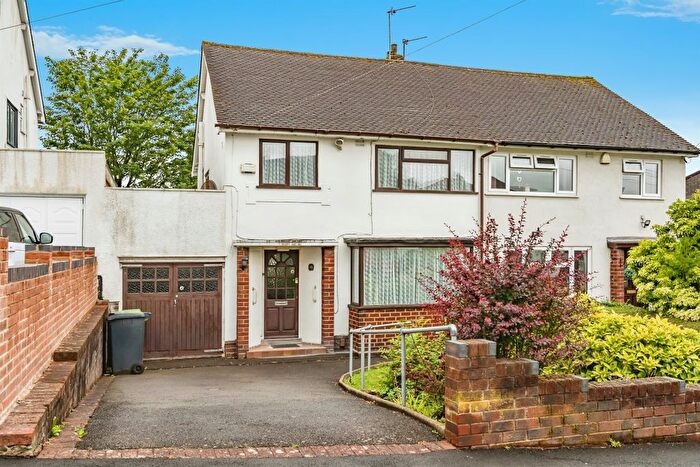 3 Bedroom Semi-detached House For Sale In Beech Road, Tividale, Oldbury, B69