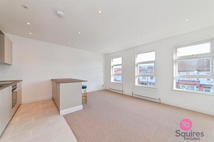 3 Bedroom Flat For Sale In Squires Lane, Finchley, London, N3