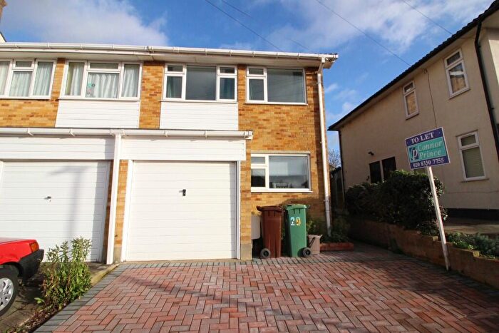 3 Bedroom Semi Detached House To Rent In Moreton Road, Worcester Park, KT4