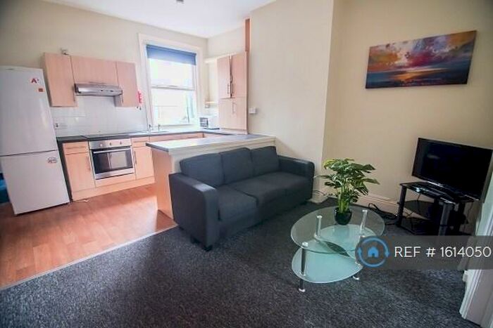 4 Bedroom Flat To Rent In Ecclesall Road, Sheffield, S11