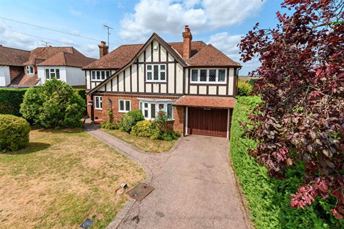 4 Bedroom Detached House For Sale In St. Martin's Drive, Eynsford, Dartford, Kent, DA4