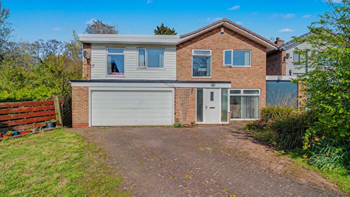 4 Bedroom Link Detached House For Sale In Banbrook Close, Solihull, B92