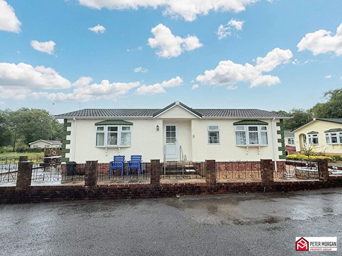2 Bedroom Mobile/park Home For Sale In Neath Road, Bryncoch, Neath, Neath Port Talbot, SA10