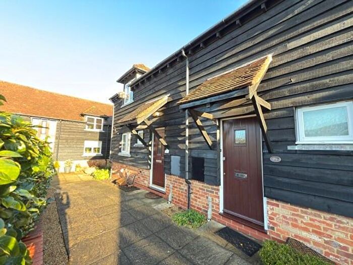 3 Bedroom House To Rent In Barncroft, Farnham, GU9