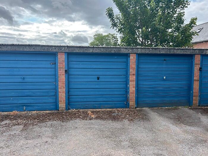 Garage / Parking To Rent In Atherton Road, Hungerford, Berkshire, RG17