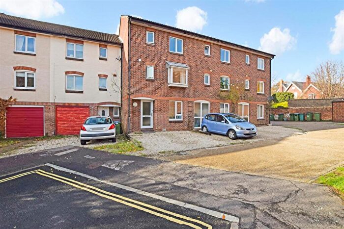 5 Bedroom House To Rent In Ranelagh Gardens, Southampton, SO15