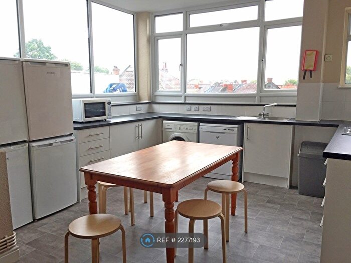 5 Bedroom Maisonette To Rent In Stokes Croft, Bristol, BS1