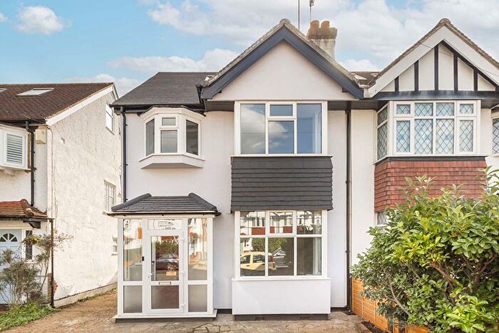 4 Bedroom Property To Rent In Latchmere Road, Kingston Upon Thames, KT2