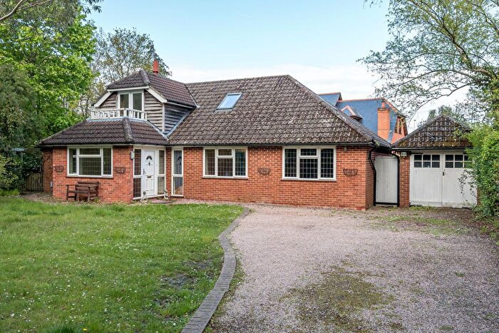 4 Bedroom Bungalow To Rent In Island Farm Road, Ufton Nervet, Reading, Berkshire, RG7