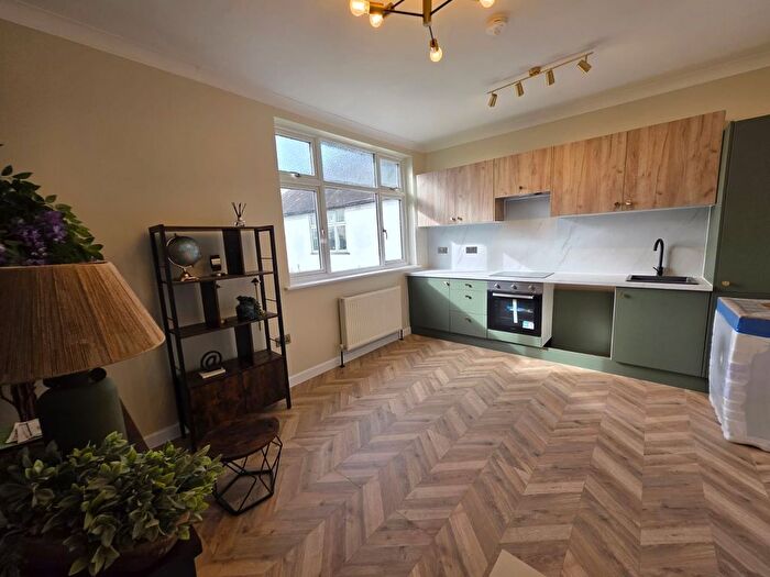 2 Bedroom Flat To Rent In Kingsground, Eltham, SE9