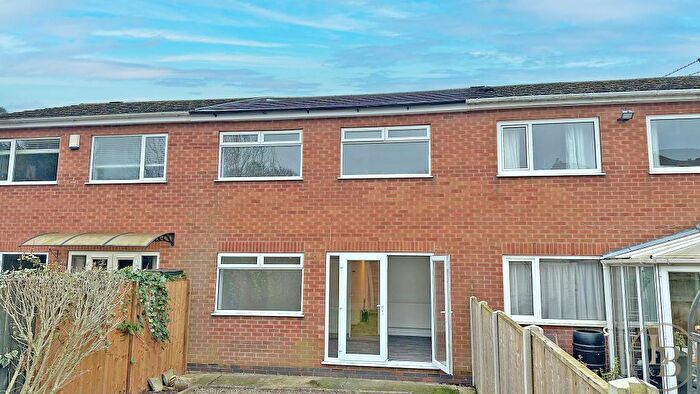 3 Bedroom Terraced House For Sale In Thorneywood Rise, Nottingham, NG3