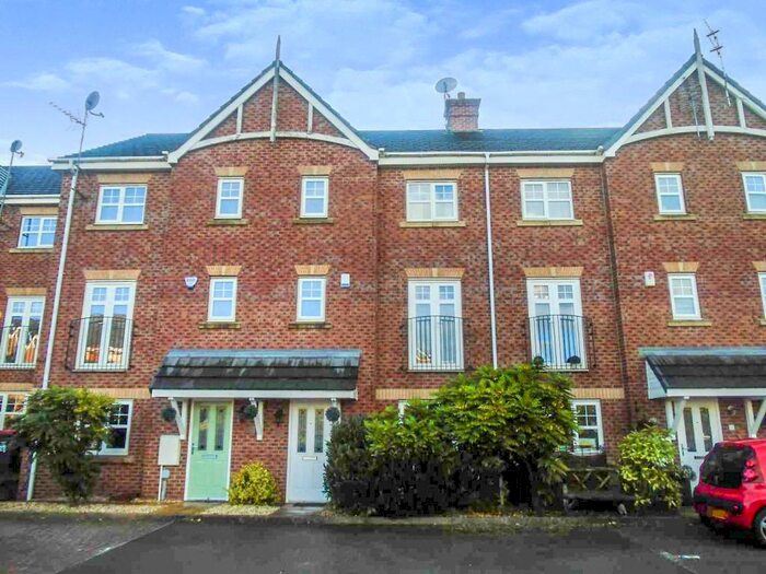 2 Bedroom Flat To Rent In Ellesmere Green, Eccles, M30
