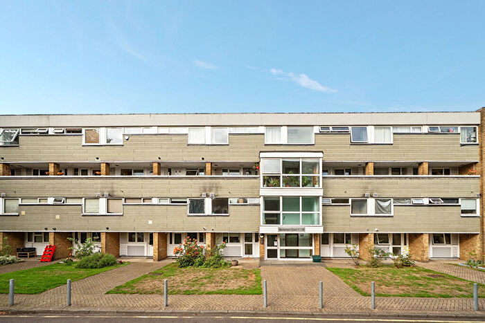 2 Bedroom Flat For Sale In The Avenue, Beckenham, BR3