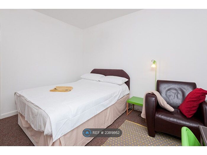 5 Bedroom Flat To Rent In Ealing, London, W5