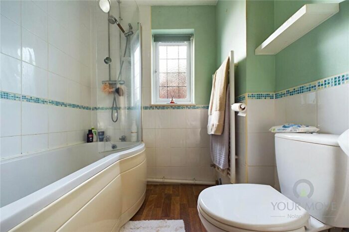 3 Bedroom Semi-Detached House For Sale In Yeoman Meadow, Northampton, Northamptonshire, NN4