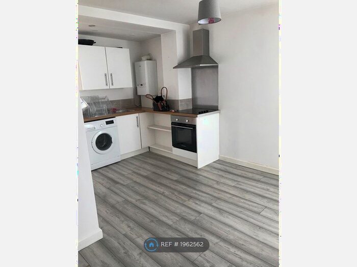 Studio To Rent In Marldon Road, Paignton, TQ3