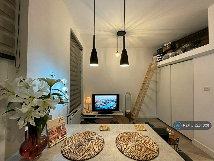 1 Bedroom Flat To Rent In Kentish Town Road, London, NW1