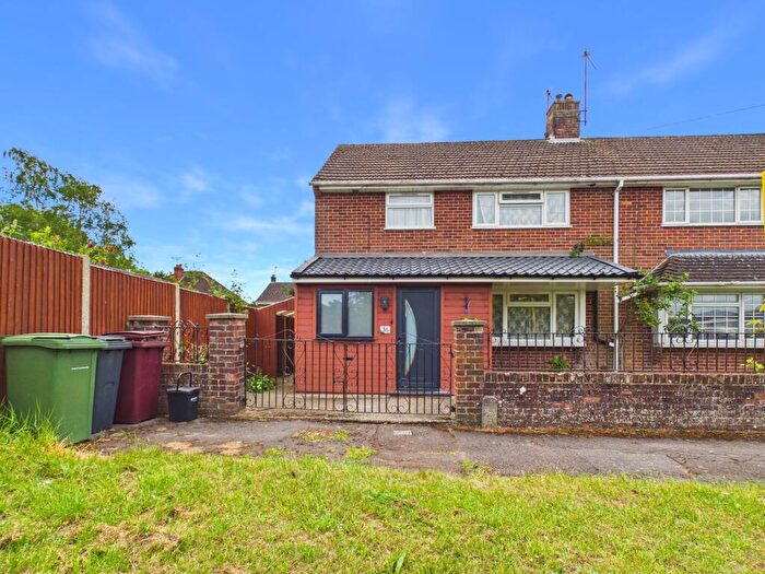 4 Bedroom Semi Detached House For Sale In Aldworth Close, Reading, RG30