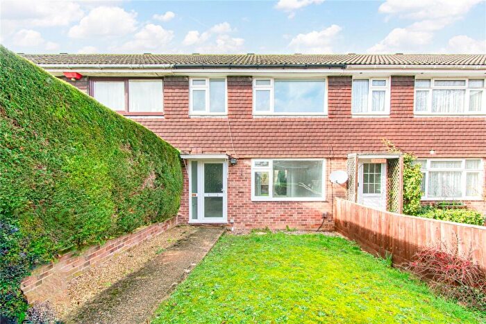 3 Bedroom Terraced House To Rent In Northwood Drive, Shaw, Berkshire, RG14