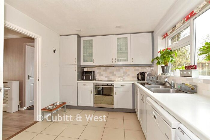 3 Bedroom Detached House For Sale In Northdowns, Cranleigh, Surrey, GU6