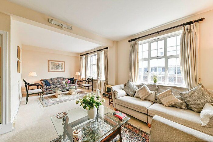 2 Bedroom Flat To Rent In Kensington High Street, London, W14