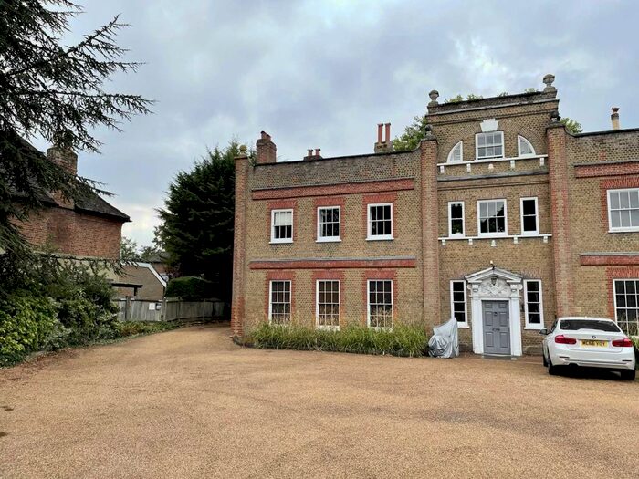 1 Bedroom Flat To Rent In Church Street, Epsom, KT17