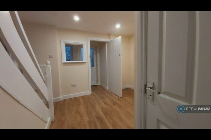 3 Bedroom Terraced House To Rent In Cumberlow Place, Hemel Hempstead, HP2