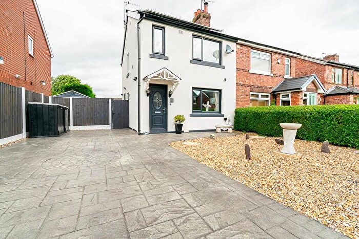 3 Bedroom Semi-Detached House For Sale In Mere Avenue, Burscough, L40