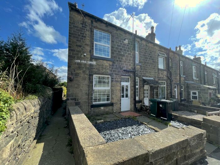 2 Bedroom Property To Rent In Oakworth, Keighley, West Yorkshire, BD22