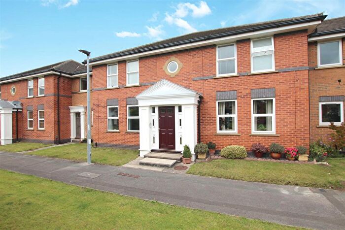 2 Bedroom Flat To Rent In Nicholas Gardens, York, YO10
