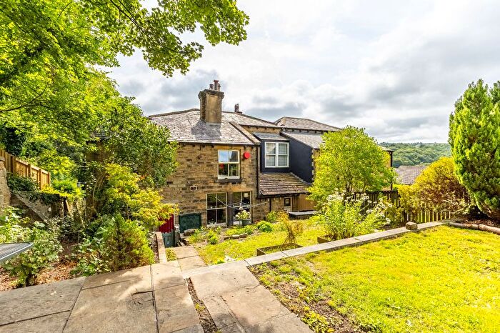 4 Bedroom Semi-Detached House For Sale In Calf Hill Road, Thongsbridge, Holmfirth, HD9