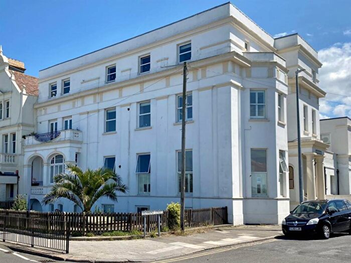 2 Bedroom Flat For Sale In Richmond Street, Herne Bay, CT6