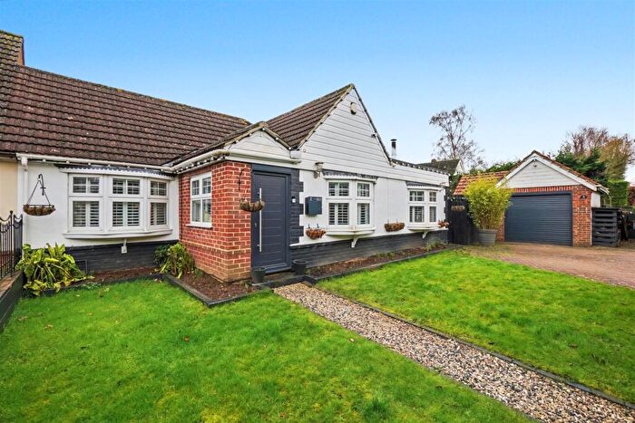 3 Bedroom Semi-Detached Bungalow For Sale In Blind Lane, Bredhurst, Gillingham, ME7