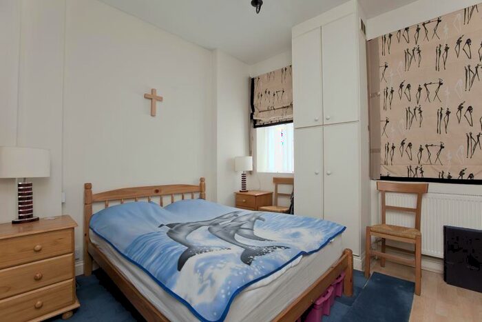 1 Bedroom Flat To Rent In Golders Green Road, Golders Green, London, NW11