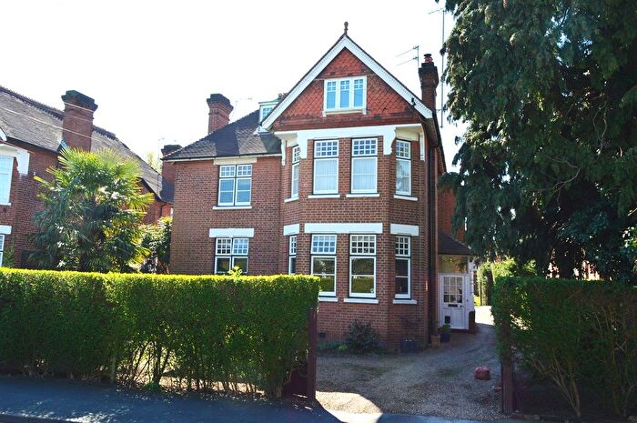 2 Bedroom Flat For Sale In Ray Park Road, Maidenhead, SL6