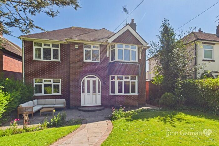 4 Bedroom Detached House For Sale In Stafford Road, Uttoxeter, ST14