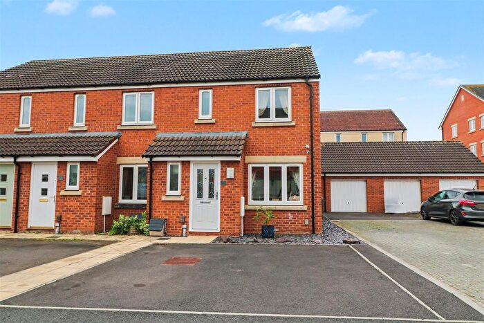 3 Bedroom End Terrace House For Sale In Huntingfield, Castle Mead, BA14