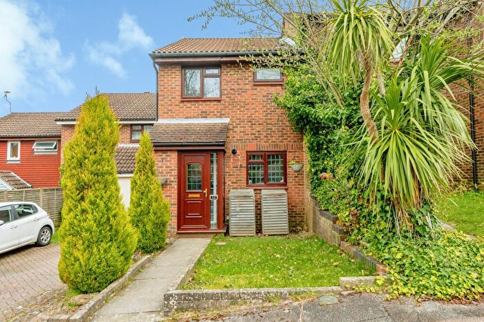 2 Bedroom Semi-Detached House For Sale In Hollingbourne Crescent, Crawley, RH11