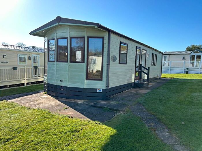 2 Bedroom Mobile/park Home For Sale In Bank Street, Greenlaw, Duns, TD10