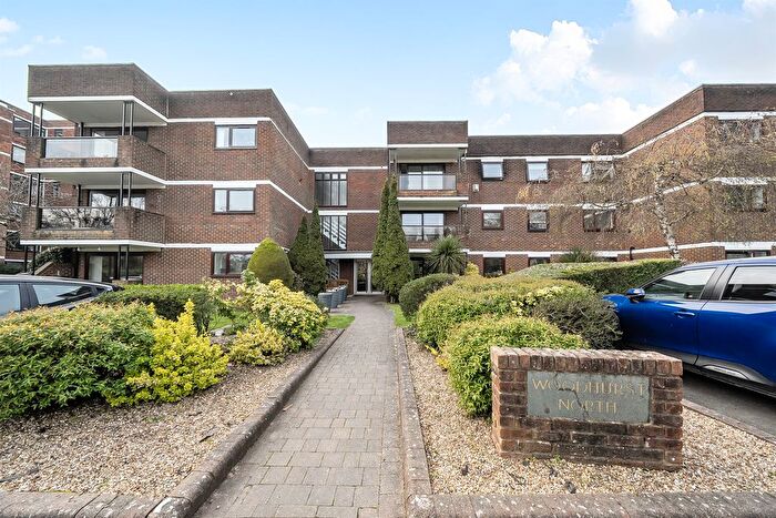 2 Bedroom Flat For Sale In Ray Mead Road, Maidenhead, SL6