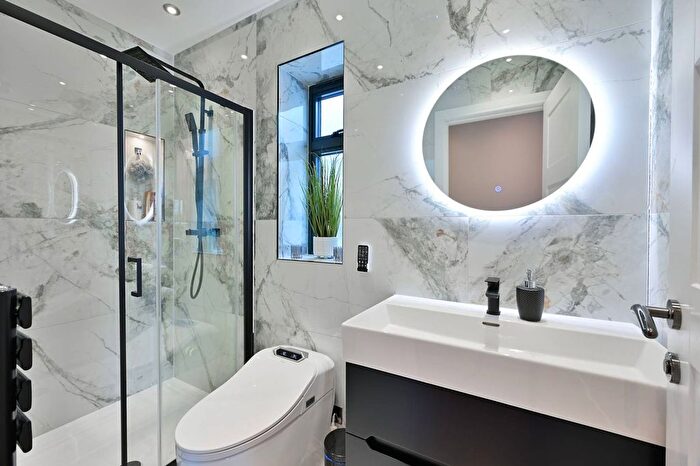 6 Bedroom Semi-Detached House For Sale In Holland Avenue, Wimbledon Common, London, SW20